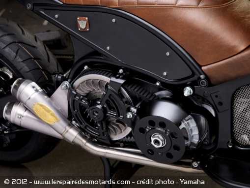 Yamaha TMax Hyper Modified par Roland Sands