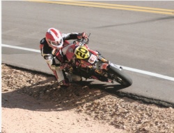 Bruno Langlois sur le podium de la Pikes Peak