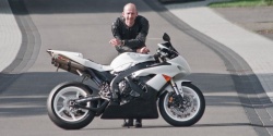 Record moto du Nürburgring battu par Andy Carlile