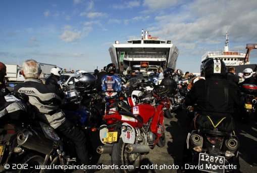 Tunisia Rally Tour : le bac et la traversée de la mer