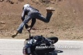 Vidéo compilation renversante chutes moto