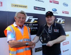 IOMTT : l'award du Spirit of TT pour Eric Alexander - Photo : IOMTT