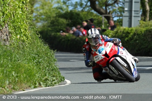 Tourist Trophy : Dunlop en piste en Supersport
