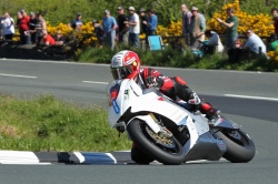 Michael Rutter vainqueur du SES TT Zero - Photo : IOMTT