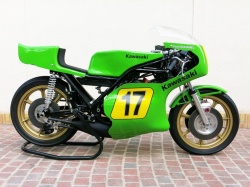 Une Kawasaki de Léon et Duhamel aux enchères