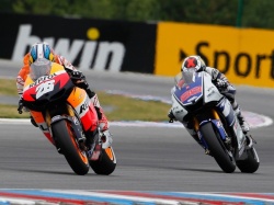 Pedrosa et Lorenzo lors du GP de Brno 2012 - Crédit photo : MotoGP