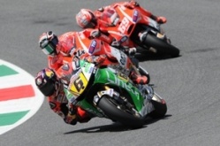 MotoGP Mugello Stefan Bradl devant les deux Ducati
