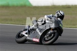 MotoGP avec une photo exclusive de la Suzuki (c) MCN