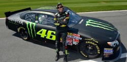 Valentino Rossi convainc en NASCAR