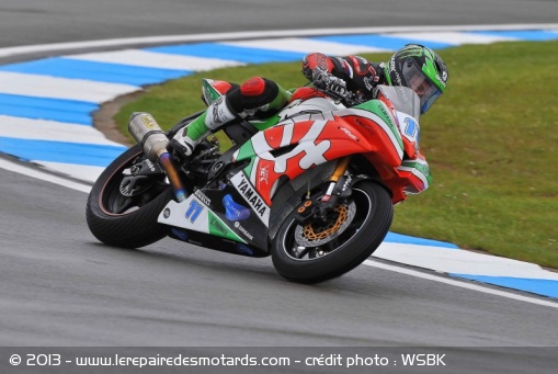 Lowes en supersport lors des essais à Donington
