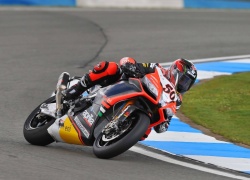Guintoli lors des essais à Donington Park