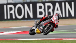 Guintoli domine les débats à Magny-Cours