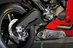La Ducati 899 Panigale chaussée de Diablo Rosso Corsa