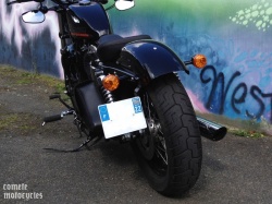 Plaque latérale sur sabre et sur amortisseur Comete Motorcycles