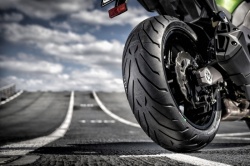 Test de longévité : le pneu Pirelli Angel GT élu dans la catégorie Sport-Touring