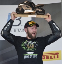 Un T-shirt pour le titre WSBK de Sykes