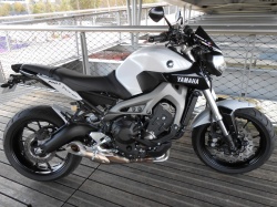 Yamaha MT-09 White and Black