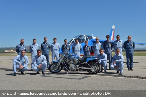 La Harley-Davidson V-Rod de la Patrouille de France aux enchères