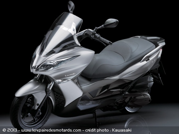 Maxi-scooter Kawasaki J300