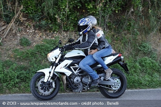 Roadster Benelli BN600R