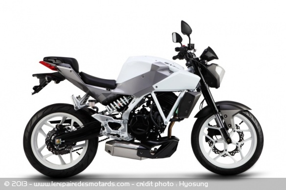 Roadster Hyosung GD250N