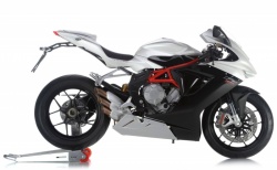 Sportive MV Agusta F3 800 - Crédit photo : MV Agusta