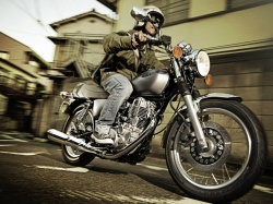 Yamaha SR400