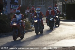 Le Père Noël est un biker