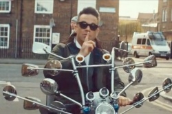 Robbie Williams chef d'un gang de bikers pas comme les autres