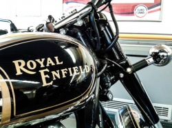 Royal Enfield : le roadtrip de Fabienne Dupuis