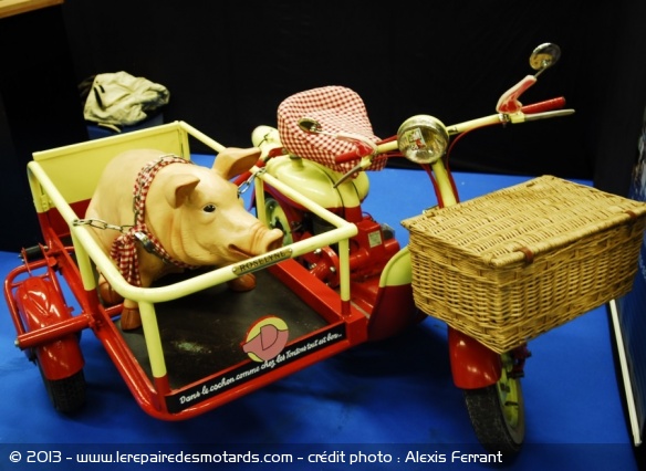 Tout est bon dans le cochon ches les Tontons Scooters (C46)