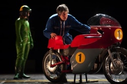 Un spectacle autour de la carrière de Giacomo Agostini (photo : Massimo Furlan)