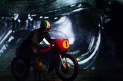 Un spectacle autour de la carrière de Giacomo Agostini (photo : Massimo Furlan)