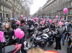 1.000 motos étaient réunies à Paris pour Toutes en Moto - Photo : Michel Paniel