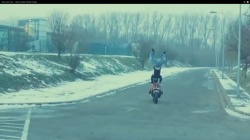 Vidéo : acrobaties à moto pour les birdy nam nam