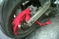 Un motard trangl charpe