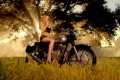 Vidéo Mariah Carey moto petite tenue