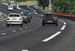 Des autoroutes à 140 km/h