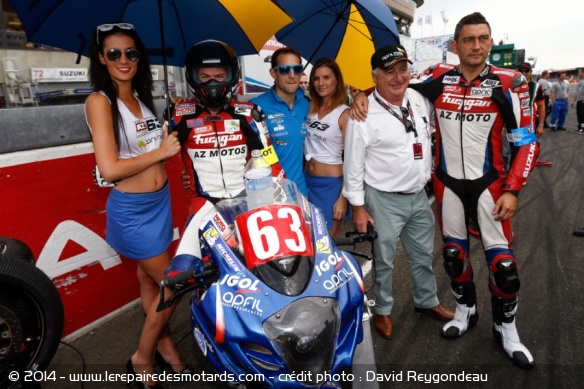 Le team AZ Motos April juste avant le départ