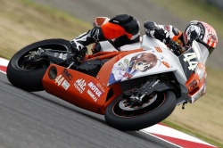La catégorie SuperTwin devrait favoriser le retour des bicylindres, comme ici avec le team KTM Hamagushi lors que 8h de Suzuka 2013 - Crédit photo : David Reygondeau