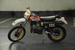La Husqvarna de Coluche aux enchères