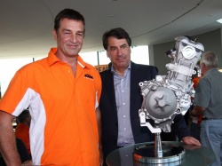 Kurt Trieb et Stefan Pierer lors de la présentation de la Moto3 (Photo : KTM / Buenos Dias)