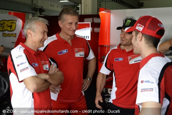 L'ambiance est au beau fixe dans les stands - crédit photo : Ducati