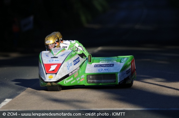 Molyneux et Farrance prennent les devants en sidecar