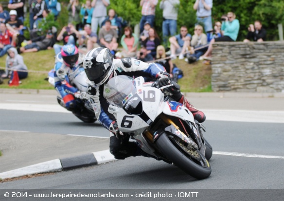 TT : Dunlop enchaine avec le Senior TT