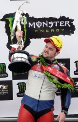 TT : 10è victoire pour Dunlop - crédit photo : IOMTT