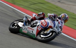 Jonathan Rea domine la première journée en Aragn