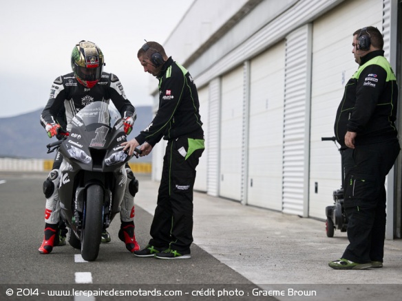 Tom Sykes boucle un tour en 1'34.000