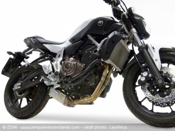 Echappement LeoVince Underbody pour Yamaha MT-07