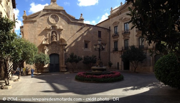 La Plaça del Palau en plein centre-ville de Solsona